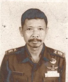 Foto arsip keluarga: Dengan PDH pada tahun 1993