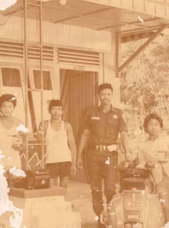 Foto arsip keluarga: Dirumah kediaman saat baru pindah ke Salatiga