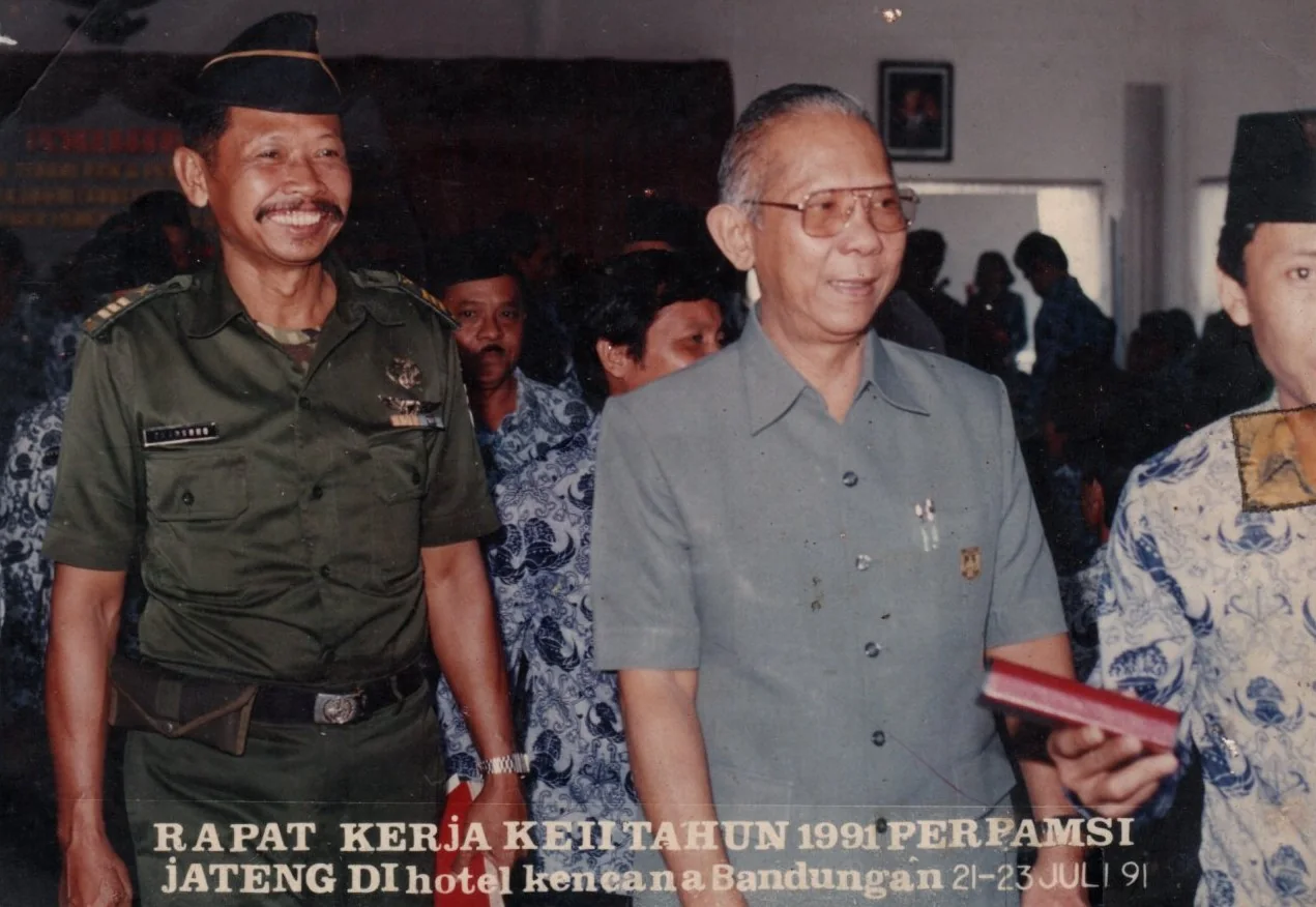 Foto arsip keluarga: Kegiatan Dinas di Jawa Tengah
