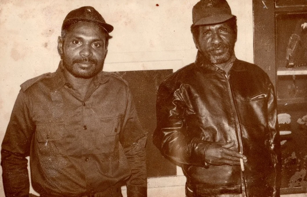 Foto arsip keluarga: Bersama rekan rekan Irian Barat