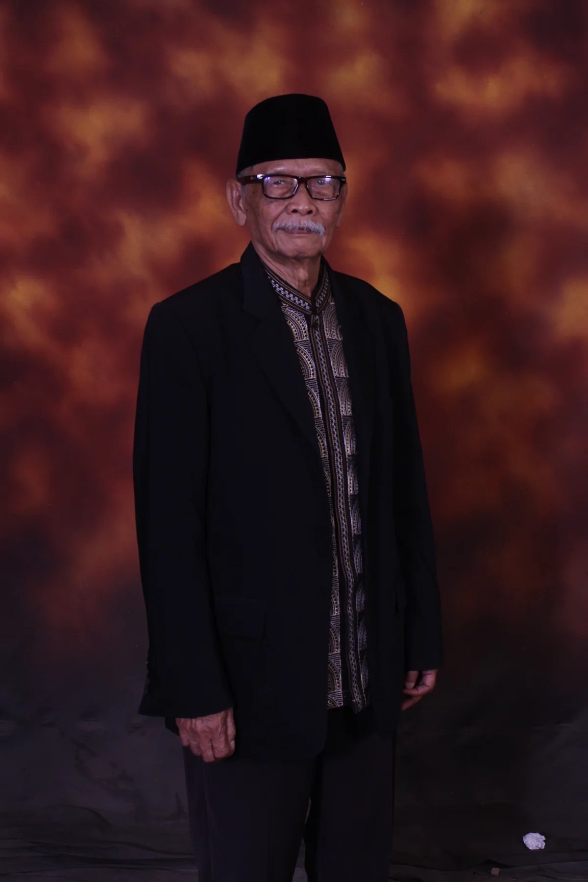 Foto arsip keluarga Kapten H. Dharsono, tema purnatugas dan warisan. Keterangan belum diverifikasi.