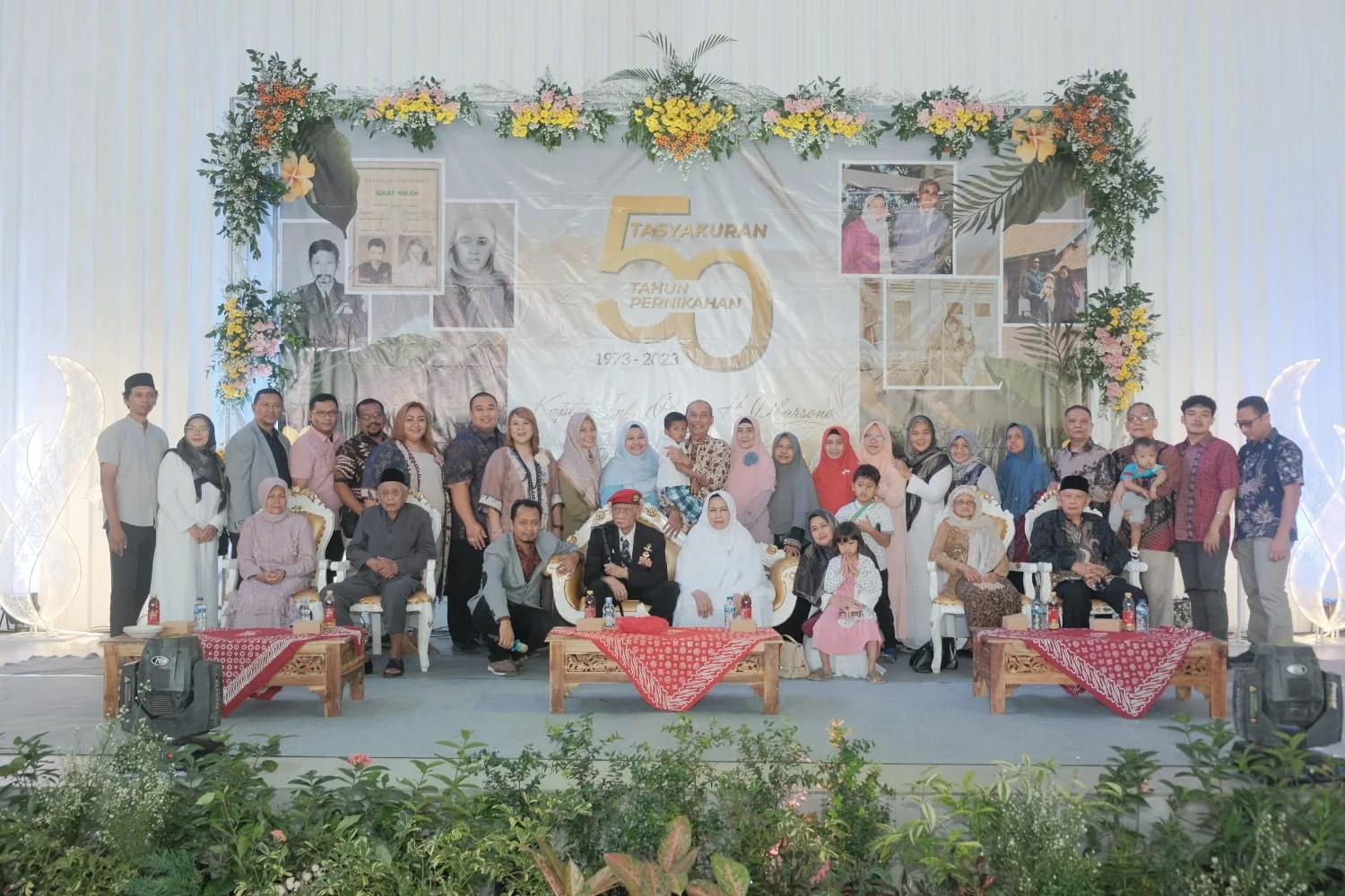 Foto arsip keluarga Kapten H. Dharsono, tema purnatugas dan warisan. Keterangan belum diverifikasi.