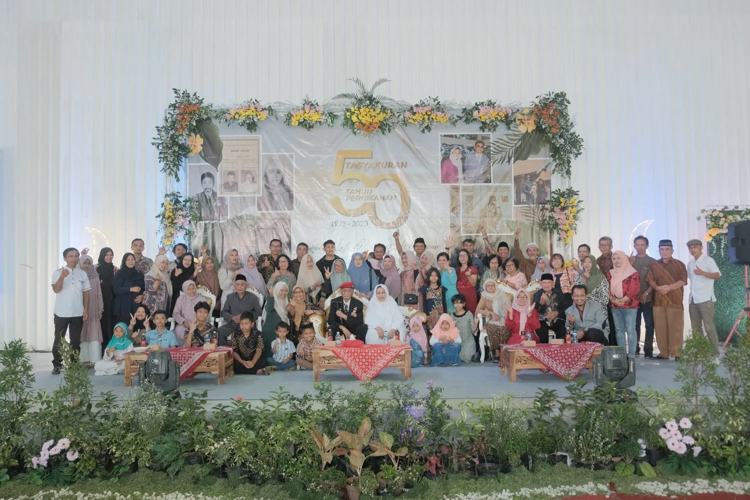 Foto arsip keluarga Kapten H. Dharsono, tema purnatugas dan warisan. Keterangan belum diverifikasi.