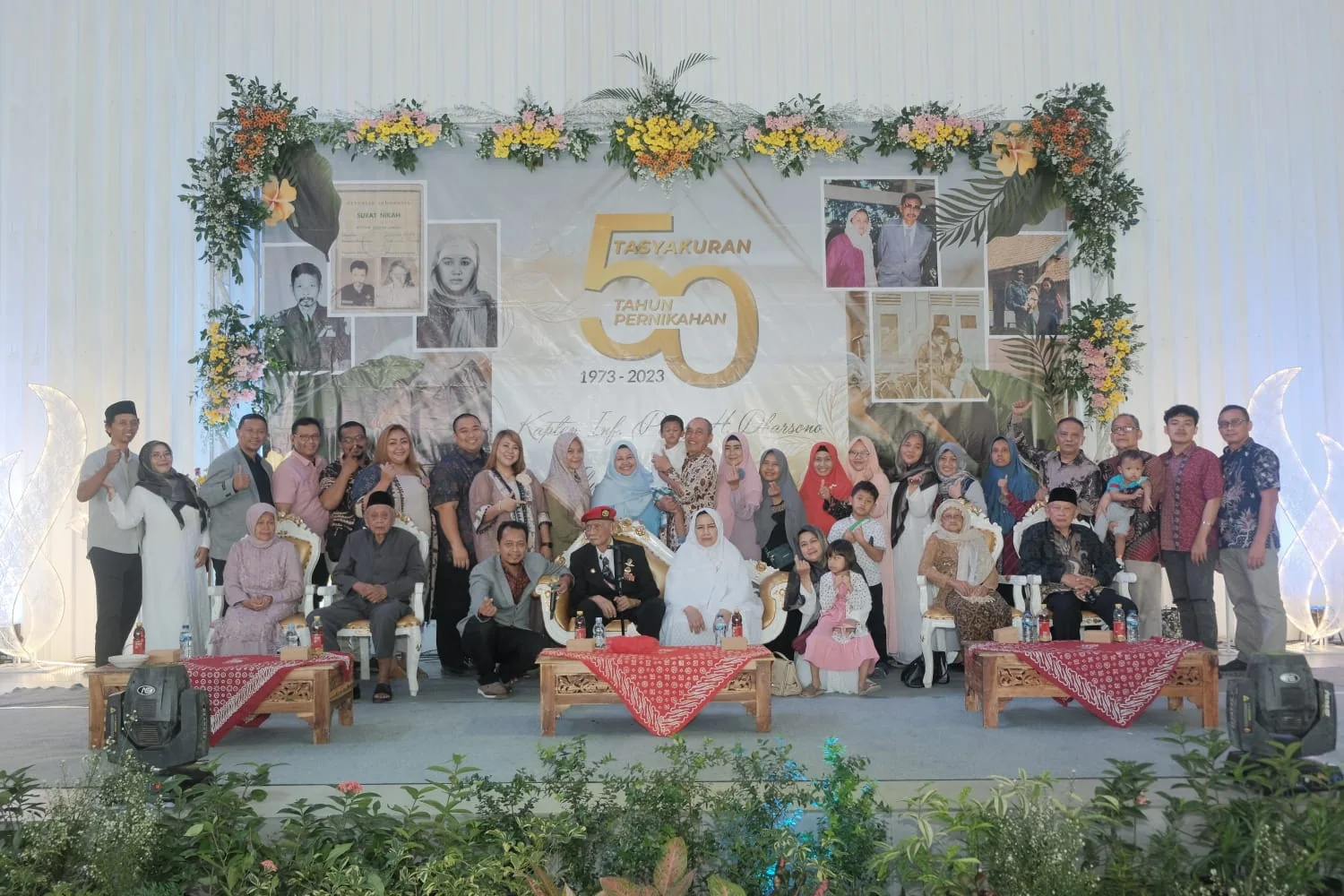 Foto arsip keluarga Kapten H. Dharsono, tema purnatugas dan warisan. Keterangan belum diverifikasi.