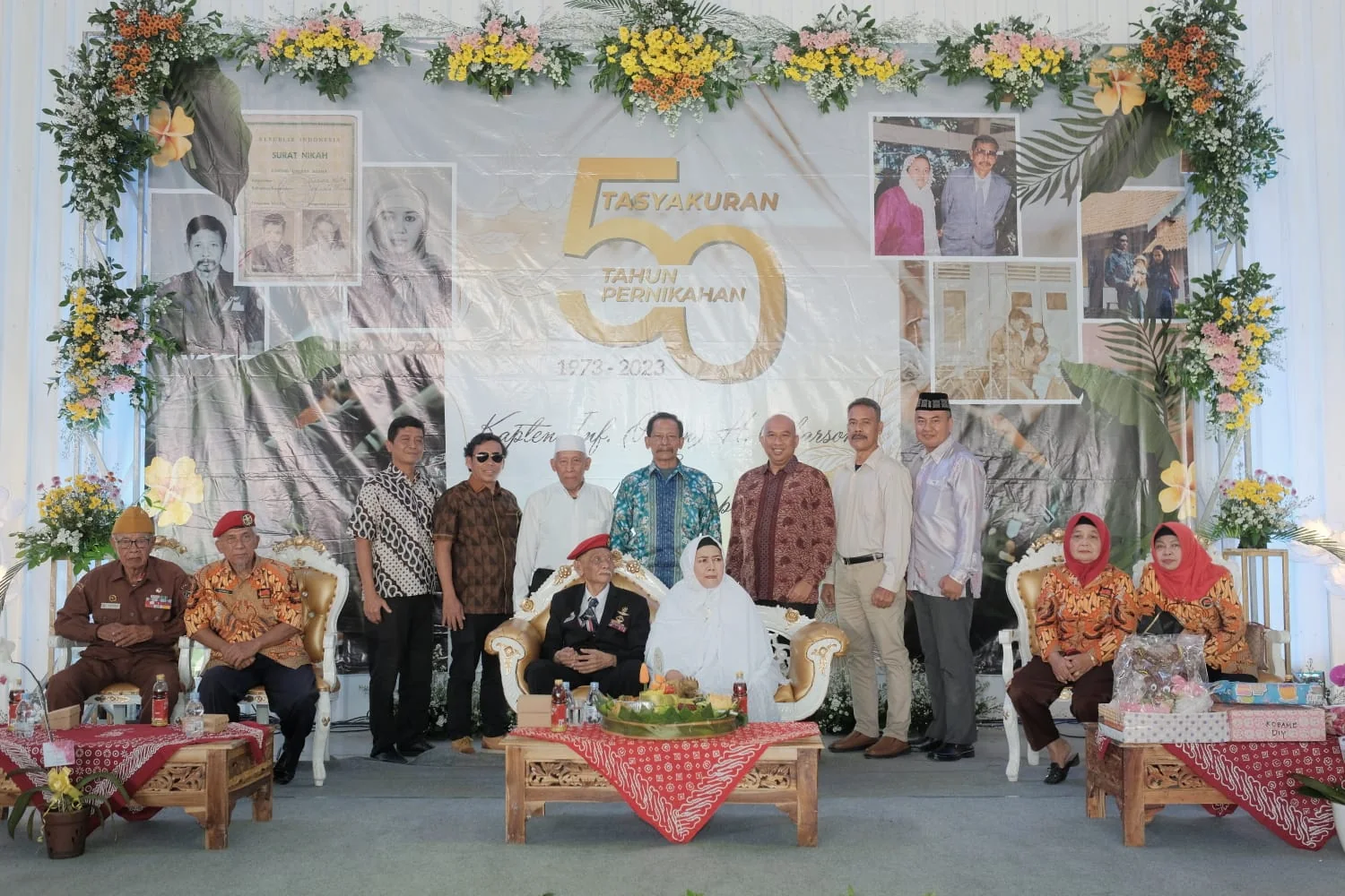 Foto arsip keluarga Kapten H. Dharsono, tema purnatugas dan warisan. Keterangan belum diverifikasi.