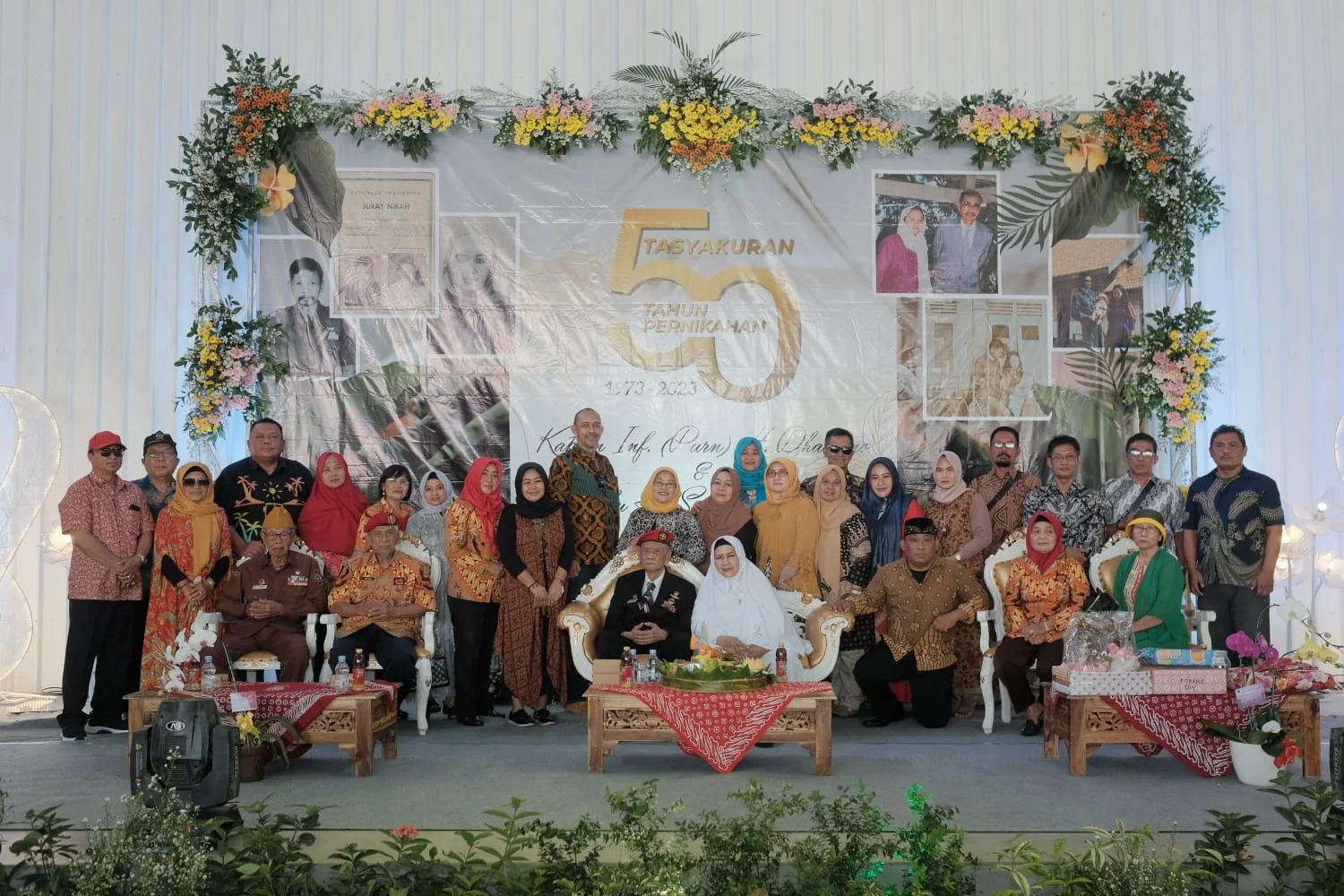 Foto arsip keluarga Kapten H. Dharsono, tema purnatugas dan warisan. Keterangan belum diverifikasi.