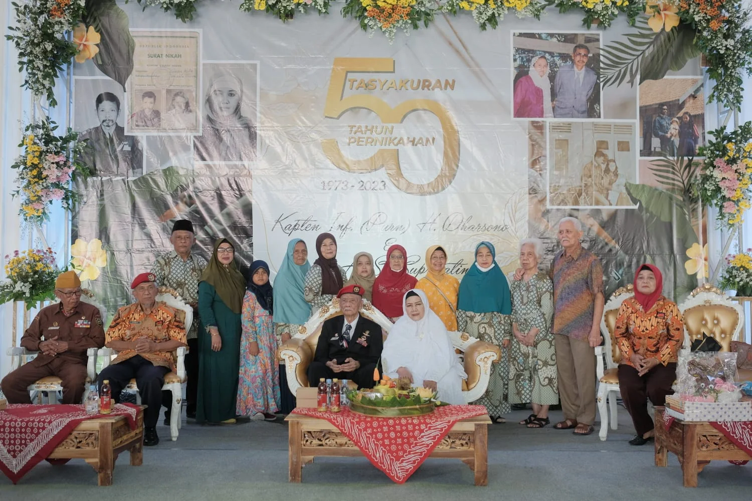 Foto arsip keluarga Kapten H. Dharsono, tema purnatugas dan warisan. Keterangan belum diverifikasi.