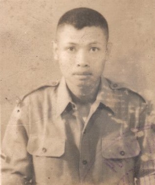 Potret Dharsono mengenakan seragam RPKAD, menurut arsip keluarga diambil pada 1958